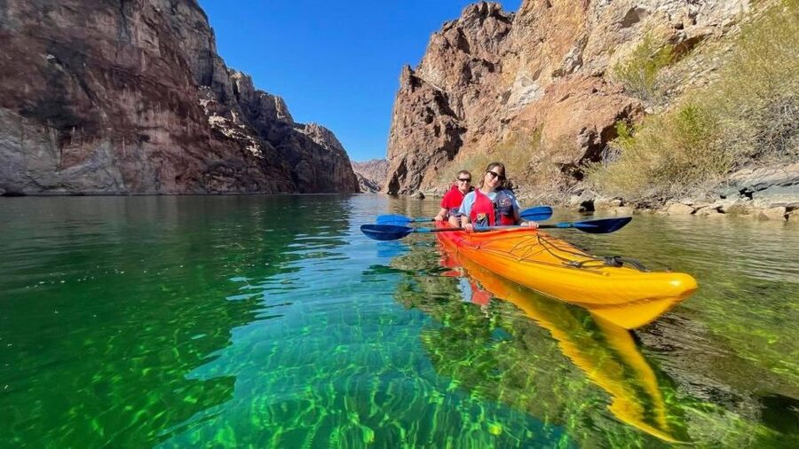 From Las Vegas: Kayak Rental with Shuttle to Emerald Cave - How the guides affect the experience