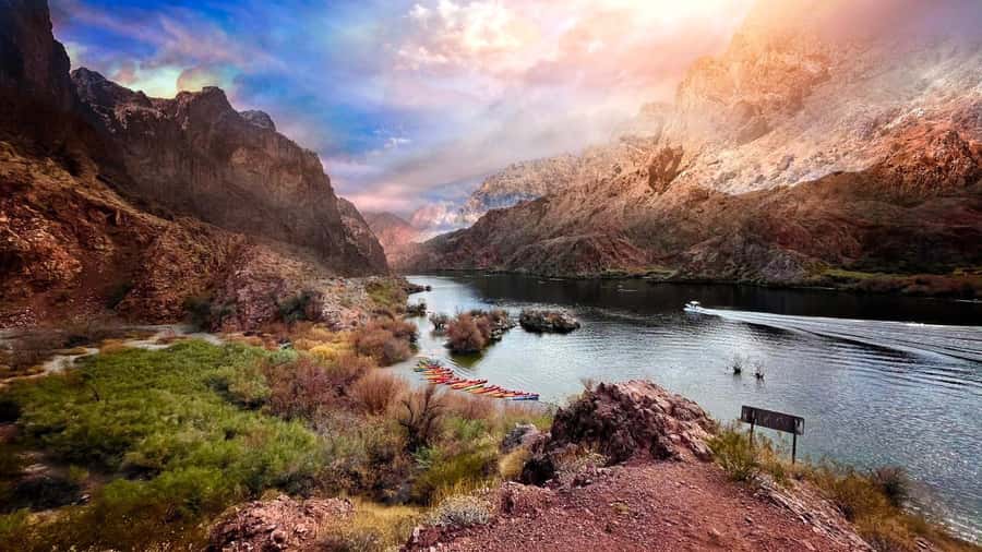 From Las Vegas: Moonlight Kayak Tour on the Colorado River - Leaving the Strip for the Colorado River