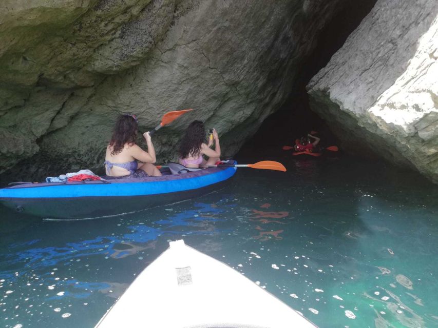 From Lisbon: Arrábida Natural Park Kayak Tour with Lunch - What the guides add to the experience