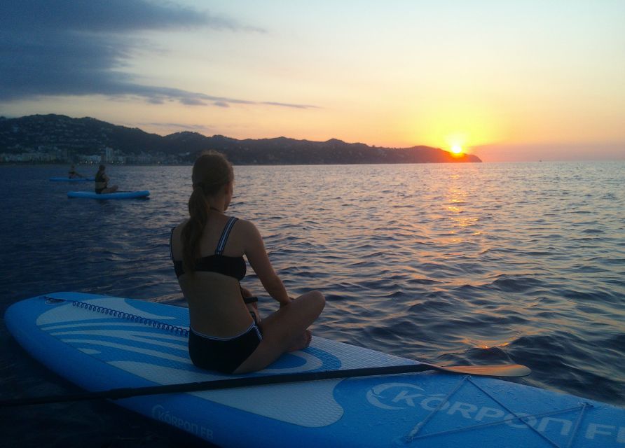 From Lloret de Mar: Fenals Beach Sunrise Kayaking Tour - Why Fenals Beach is a good sunrise launch point