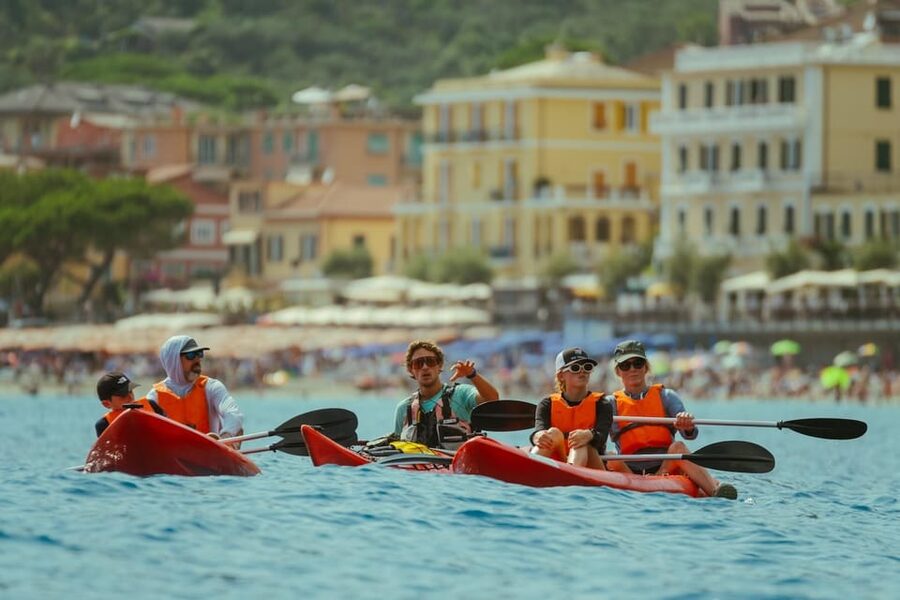 From Monterosso to Vernazza: Guided Cinque Terre Kayak Tour - Starting from Monterosso