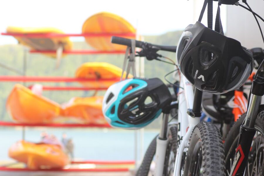 From Ponta Delgada: Sete Cidades Jeep, Bike, & Kayak Ride - Guides, Group Size, and the Feel of the Day