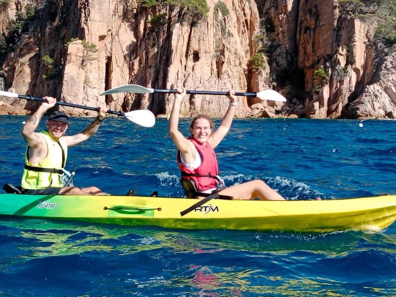 From Sant Feliu de Guíxols: Kayak and Snorkel in Costa Brava - Forty-five minutes along the rocky coast
