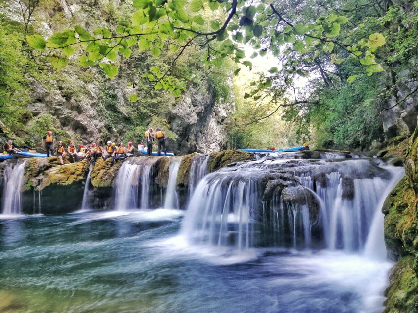 From Slunj: Mrežnica Canyon Kayaking Tour - Paddling into the narrow upper canyon