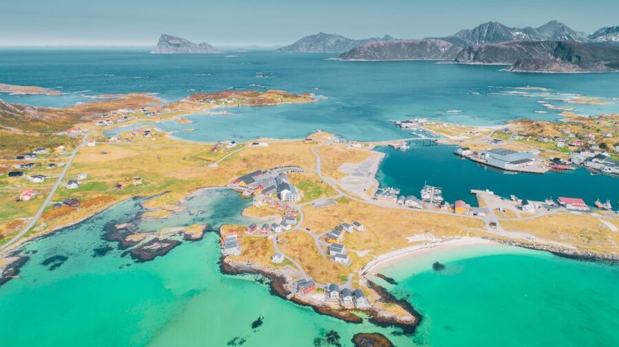 From Tromsø: Kayak trip with lunch and sauna at Sommarøy - Why Sommarøy makes a good day trip from Tromsø