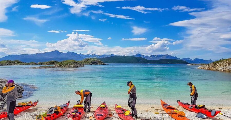 From Tromsø: Kayak trip with lunch and sauna at Sommarøy - Preparing for the two-hour kayak trip