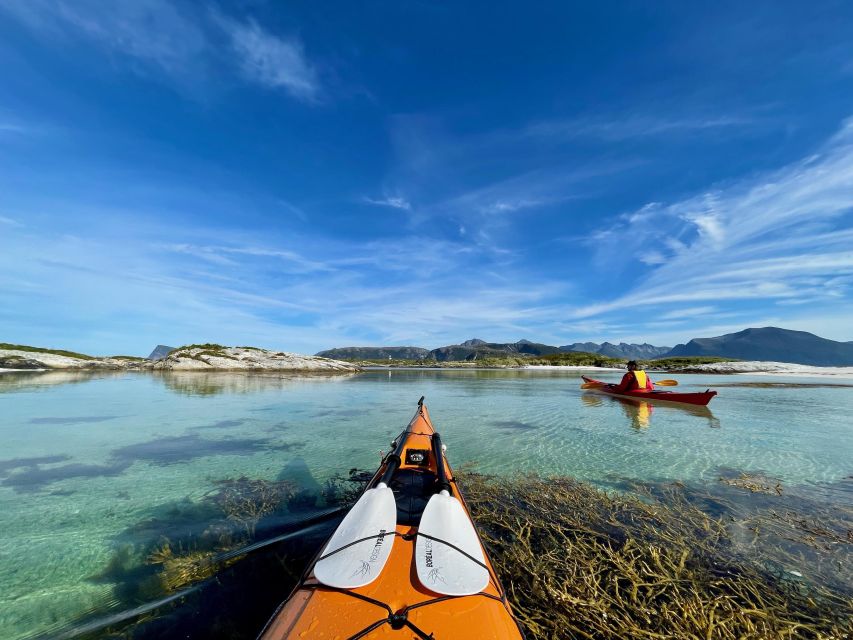 From Tromsø: Kayak trip with lunch and sauna at Sommarøy - The white-sand beach pause