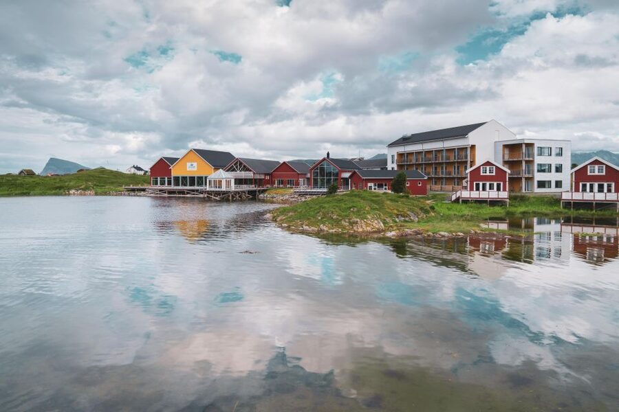 From Tromsø: Kayak trip with lunch and sauna at Sommarøy - Four hours to walk, rest, or use the sauna