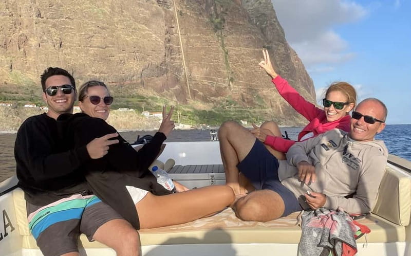 Funchal: Private Boat Tour w/Snorkel & Paddle up 11 people - Passing Cabo Girão and Fajã dos Padres