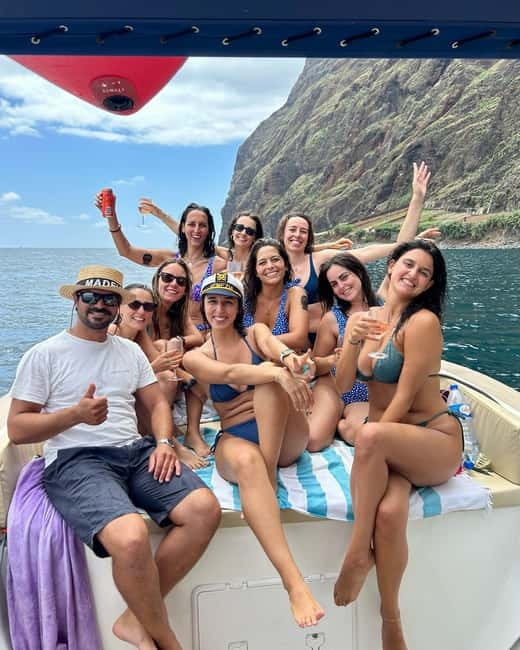 Funchal: Private Boat Tour w/Snorkel & Paddle up 11 people - Funchal from the water