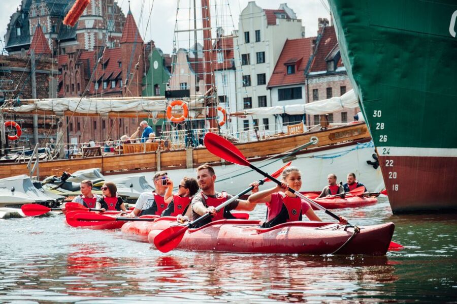 Gdansk: Guided Kayak Tour - Why kayaking changes your view of Gdansk