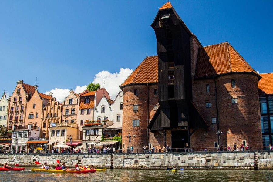 Gdansk: Guided Kayak Tour - Guide quality and the small-group advantage