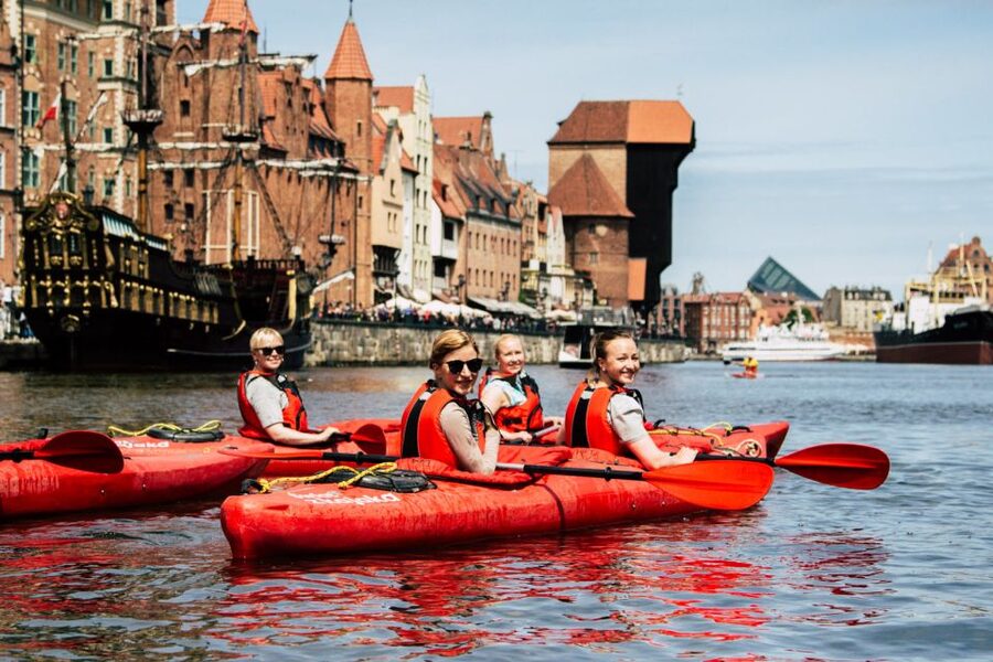 Gdańsk: Islands and Canals Private Kayak Tour - Olowianka Island adds a quieter angle