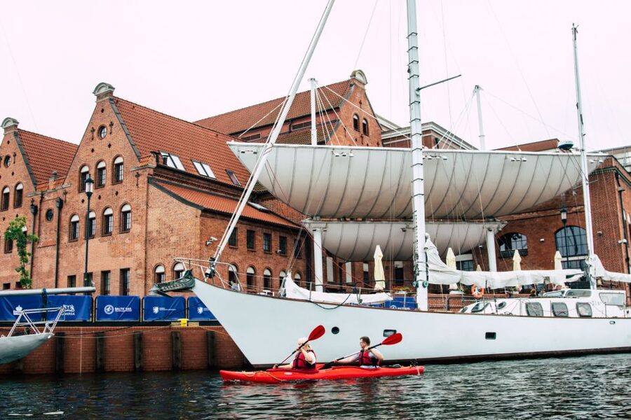 Gdańsk: Islands and Canals Private Kayak Tour - Why beginners can handle the paddling