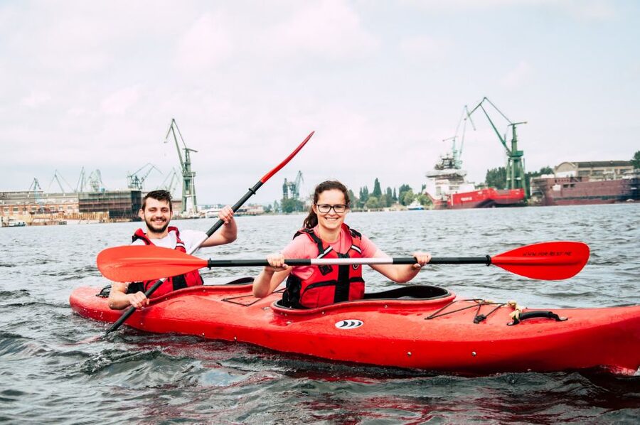Gdańsk: Islands and Canals Private Kayak Tour - Granary Island gives you the city’s trading past