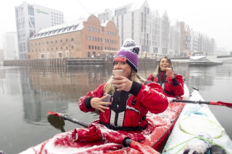 Gdansk: Winter Kayaking Tour - Getting warm and ready for the Motława