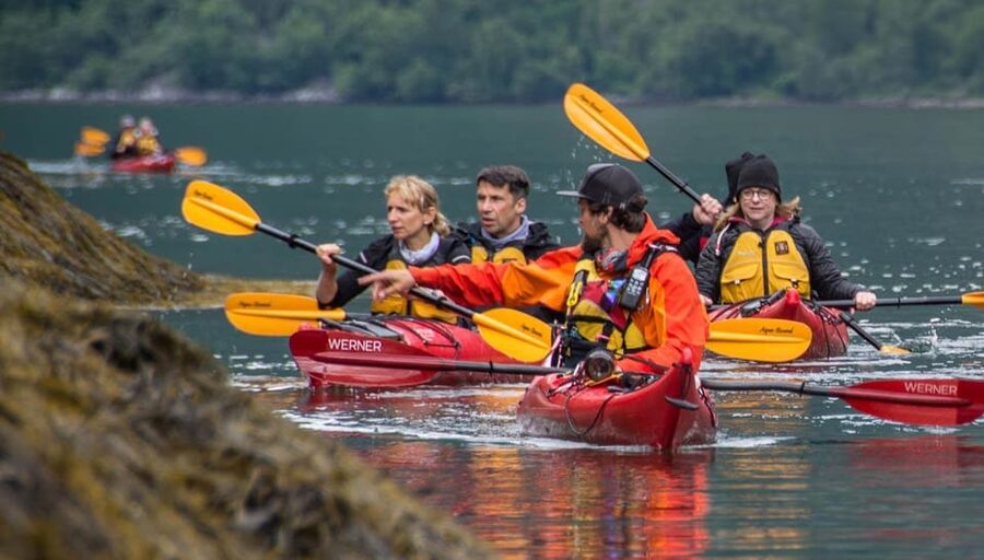 Geiranger: Kayak tour with guide - Getting started at Homlong