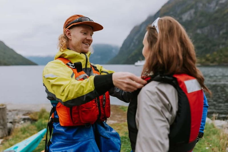 Geiranger: Kayak Tour with Waterfall Views - Who should book this Geiranger kayak tour?