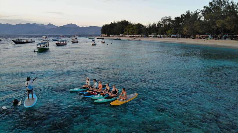 gili sunrise Stand-up paddle boarding or kayaking (droneshot - What to expect from the drone photoshoot
