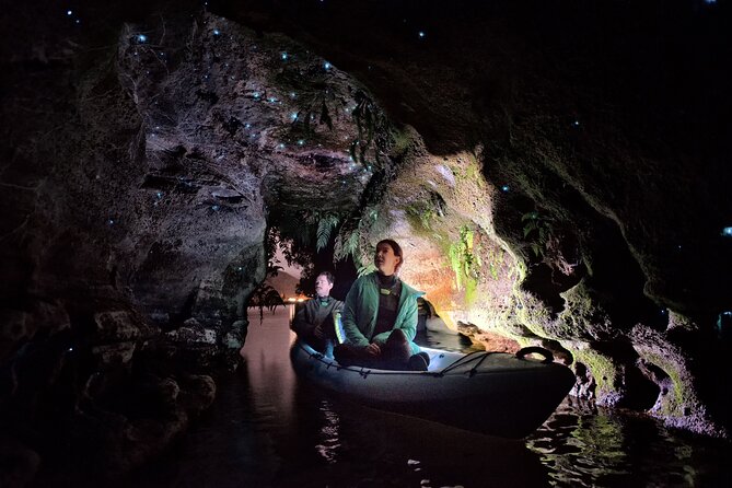 Glow Worm Kayak Tour - The safety briefing makes the first paddle less intimidating