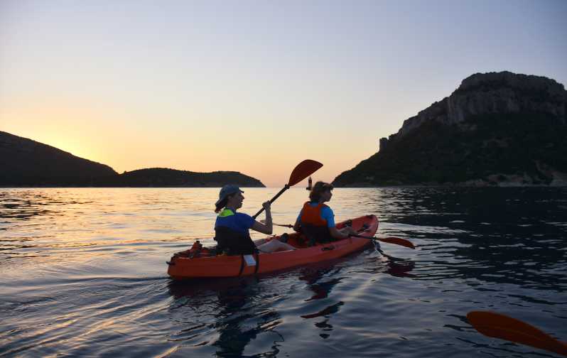 Golfo Aranci: Sunrise Dolphin Kayak Tour with Breakfast - Key points at a glance