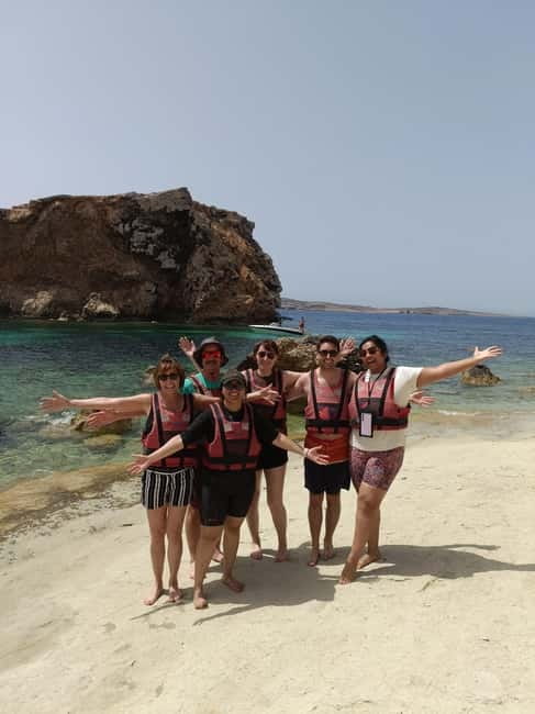 Gozo: 1 Hour Kayak plus +Cave Tour + Drop off Blue Lagoon - A useful break at Hondoq Bay