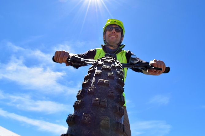 Guided Electric Mountain Bike & Sea Kayak Tour in Akaroa - A short pause before the kayak safari