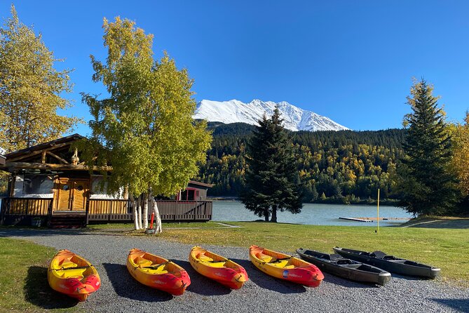Guided Kayak Tour on Trail Lake - Learning the basics before launching