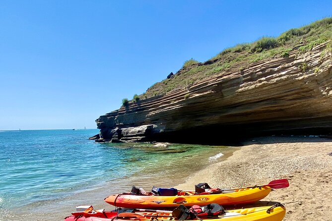 Guided sea kayak trip in Cap d’Agde - The briefing before you reach open water