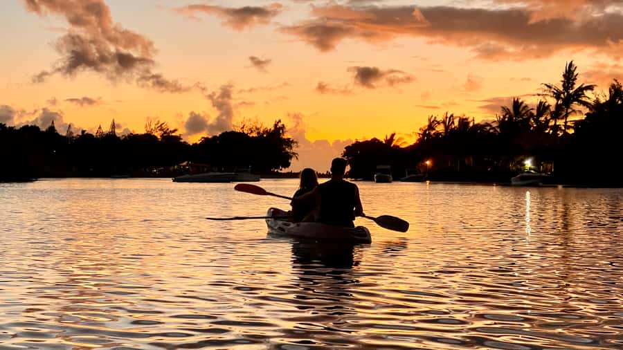 Guided Sundowner Kayak Tour - Guides who shape the evening