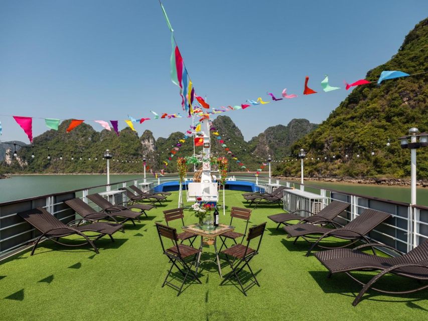 Ha Long: Afternoon Cruise with Lunch, Kayaking, and Swimming - Titop Island for the view and the swim