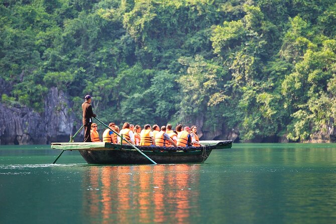 Ha Long Bay Cruise Day Tour - Cave, Kayaking, Swimming & Lunch - Sung Sot Cave, Ha Long Bay’s big indoor spectacle