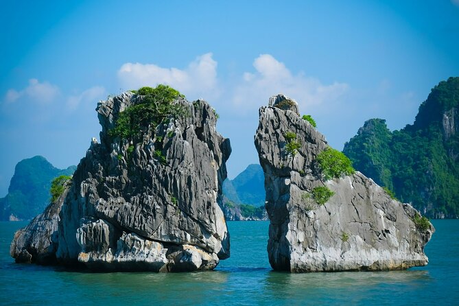 Ha Long Bay Cruise Day Tour-Cave, Kayaking,Ti top island & Lunch - Ti Top Island: a short climb with a big payoff