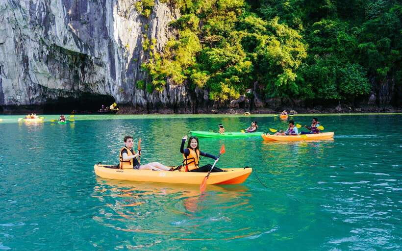 Ha Long Bay Deluxe Cruise & kayaking - 1 Day - Getting to Tuan Chau from Hanoi