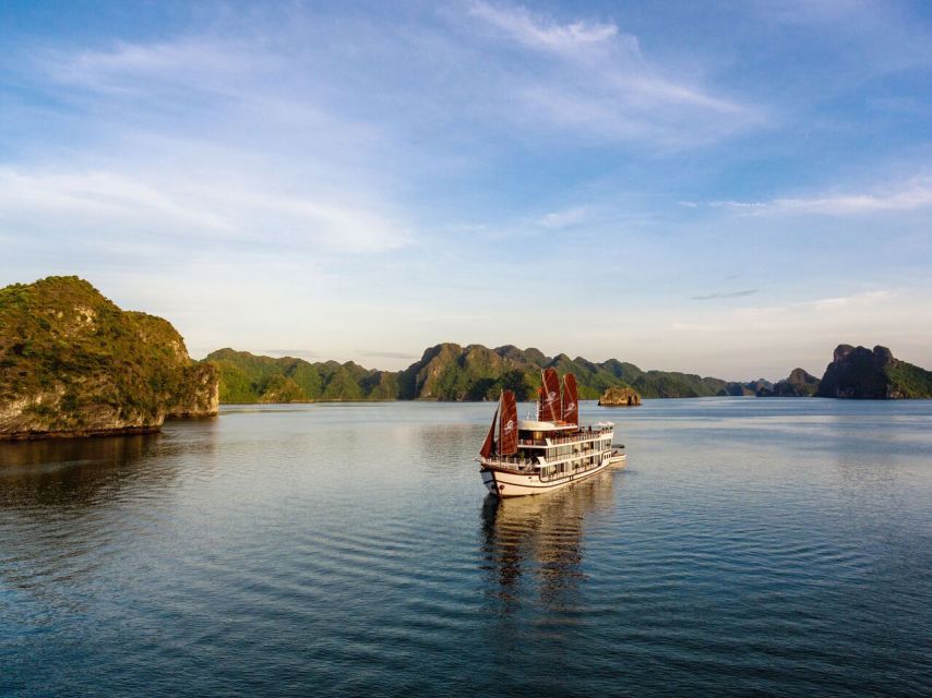 Ha Long & Lan Ha Bays: 2-Day Cruise with Meals & Kayaking - The crew and guide make a real difference