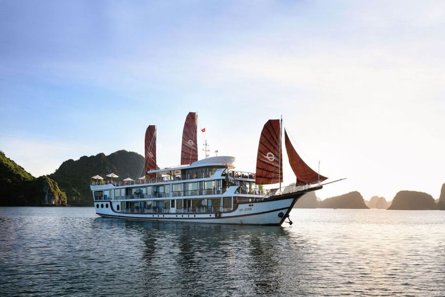 Ha Long & Lan Ha Bays: 2-Day Cruise with Meals & Kayaking - What the $136 cruise actually gives you