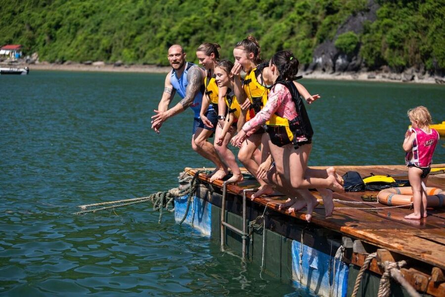 Ha Long & Lan Ha Bays: 2-Day Cruise with Meals & Kayaking - Checkout, brunch, and the return to Tuan Chau