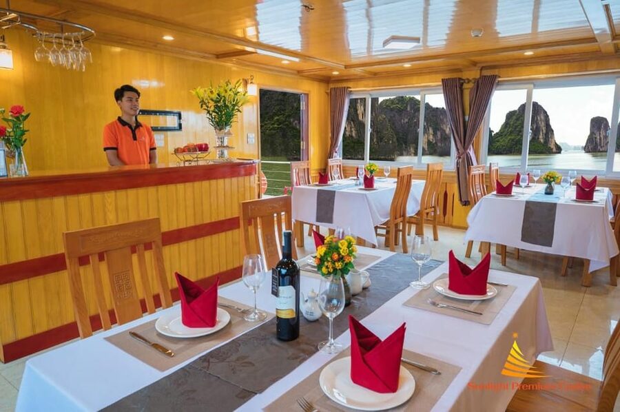 Ha Noi: Lan Ha Bay cozy cruises- Biking, kayaking, all meals - Cooking class, dinner, and squid fishing