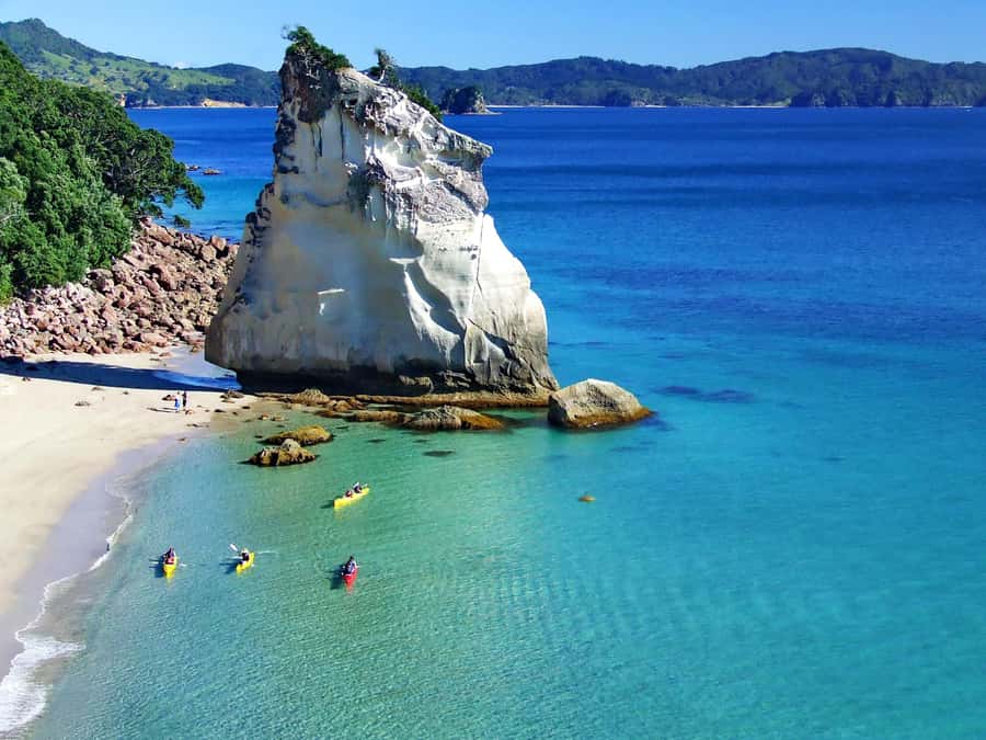 Hahei: Cathedral Cove Kayak Tour - Refreshments included - Sea caves, rock gardens, and open water
