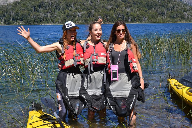 Half a day of kayaking on Lake Moreno in private service - Local snacks and yerba mate by the water