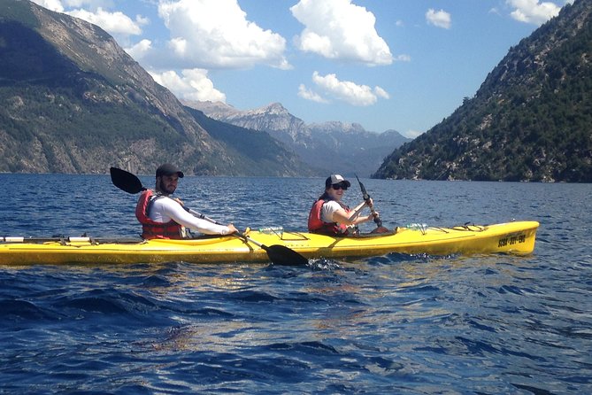 Half a day of kayaking on the Nahuel Huapi lake in private service - Why this half-day kayak trip works so well