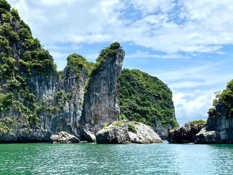 Half day Lan Ha Bay excursion ( 4 hours ): Kayaking, Snorkel - Cruising among the limestone towers