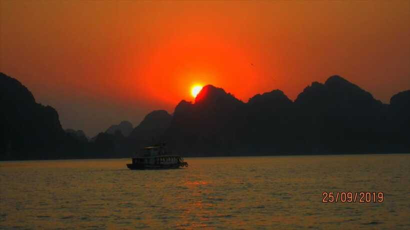 Half day Lan Ha Bay excursion ( 4 hours ): Kayaking, Snorkel - Swimming and snorkeling in secluded water