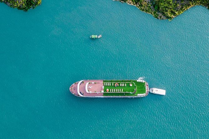 Halong Bay 2D1N BEST CRUISES All-Inclusive: Transfer, Meals, Kayak, Cave, Island - Day two: floating villages and water-level exploration
