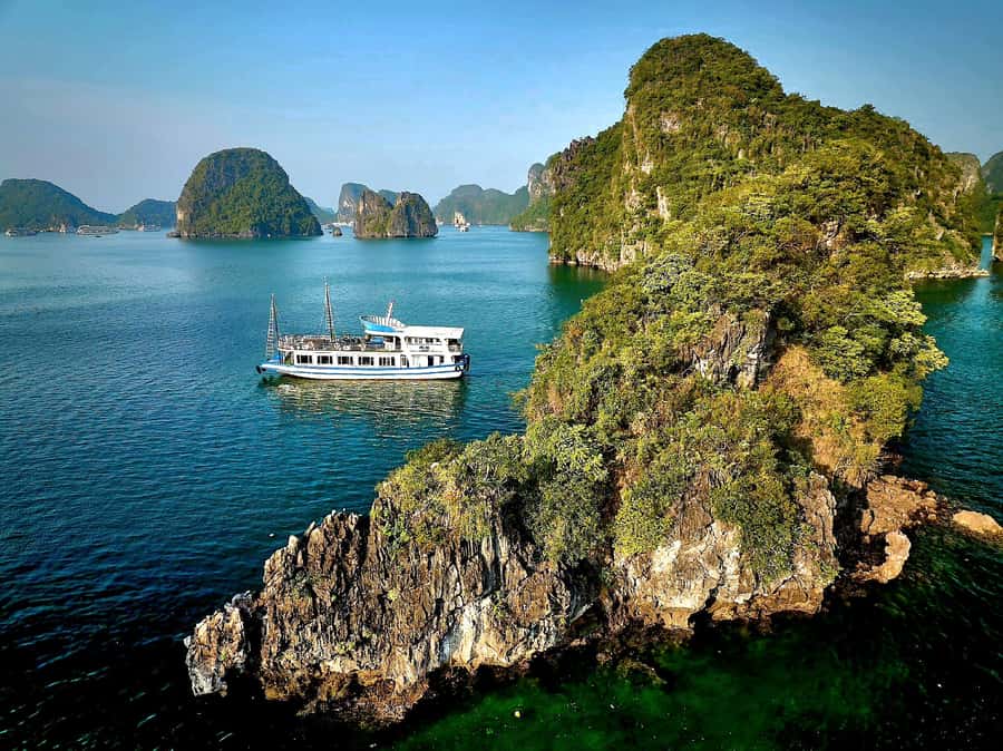Halong Bay: Day Cruise with Caves, Kayaking & Sunset Party - What this $49 Halong Bay day trip really includes