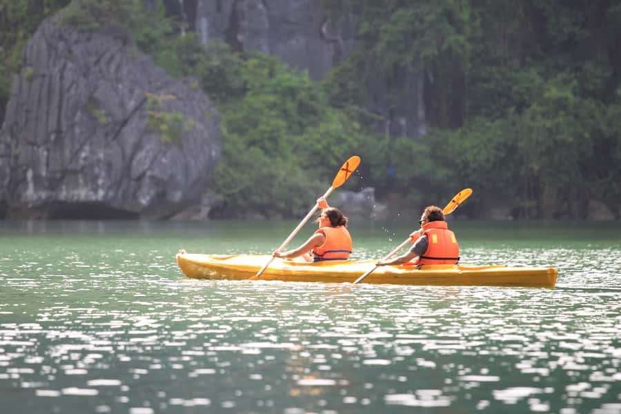 Halong Bay: Day Cruise with Caves, Kayaking & Sunset Party - The sunset party on the return cruise