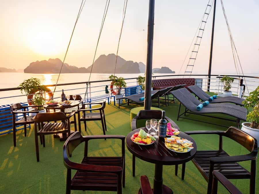 Halong Bay: Day Cruise with Caves, Kayaking & Sunset Party - The morning ride from Hanoi’s Old Quarter