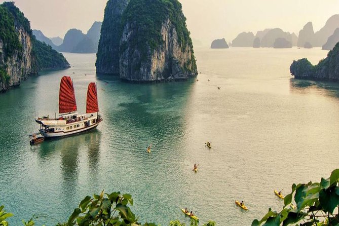 Halong Bay Full Day with Kayaking, Hiking viewpoint, Cave - Deluxe To Luxury - Group size, pace, and comfort