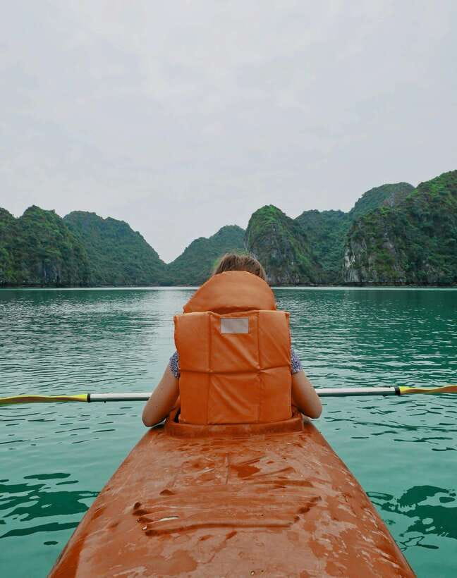 Halong Bay Luxury Cruise: Kayak&Swim,Cave, Party BEST SELLER - Walking through Sung Sot Cave