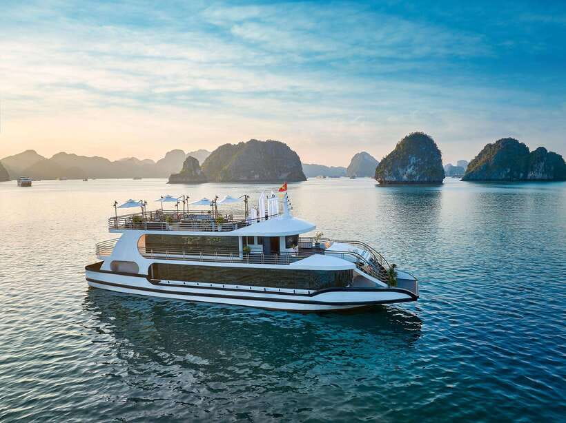 Halong Bay: Luxury Day Cruise with Buffet, Kayak, Swim - Welcome aboard and the buffet lunch